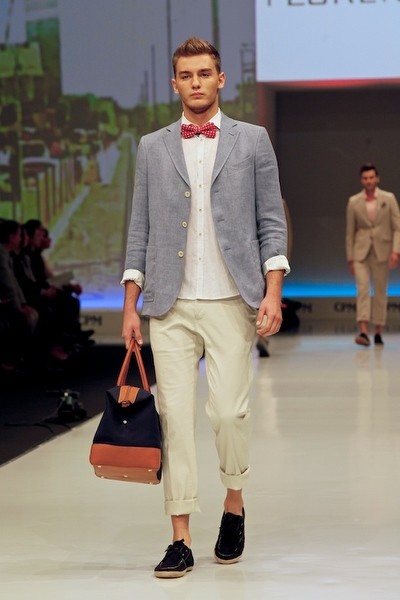 мужская одежда, бабочка, пиджак, повёрнутые рукава, сумка, брюки, ботинки, runway